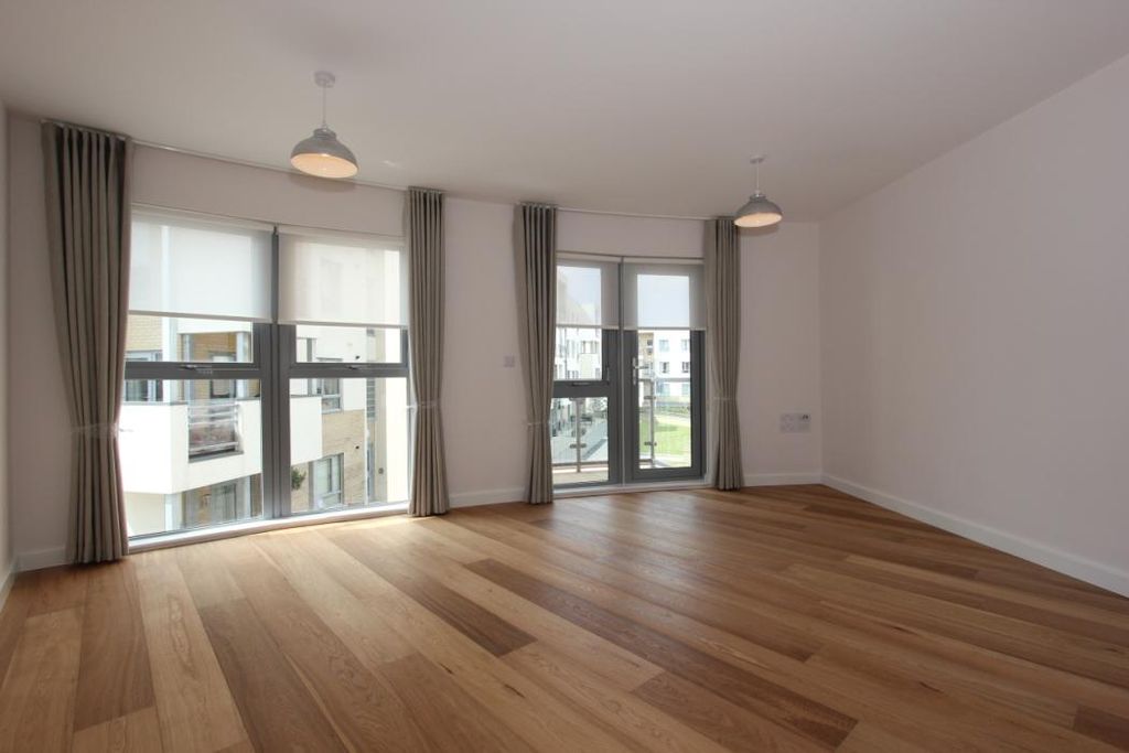 Property photo 3 of 7 Living Room