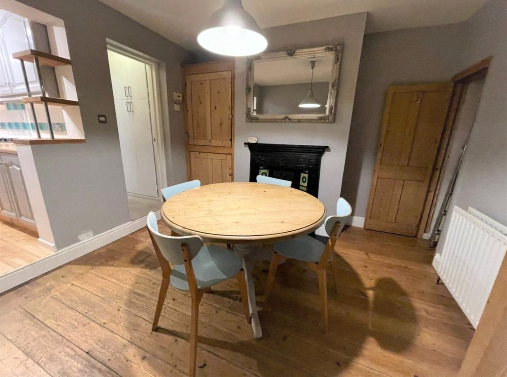 Property photo 3 of 7 692772
