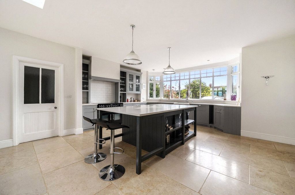 Property photo 3 of 16 Kitchen