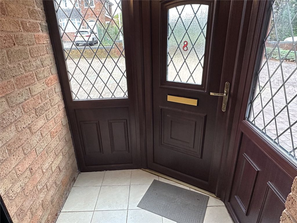 Property photo 2 of 27 Picture No. 12