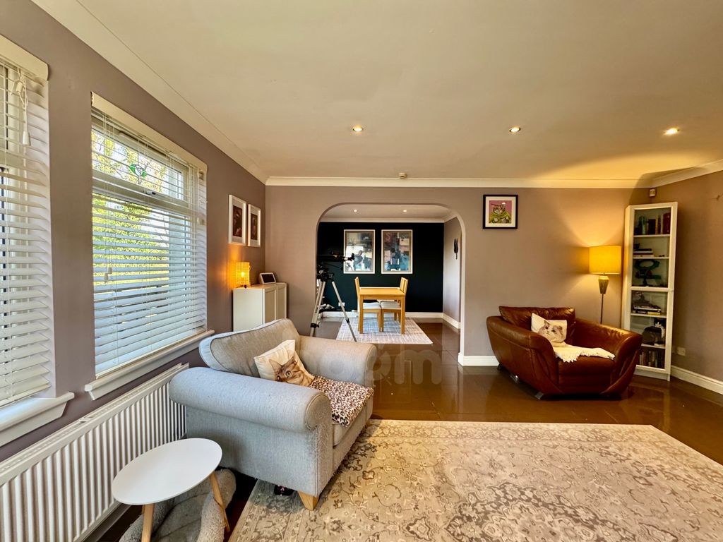 Property photo 3 of 30 Reform Street, Beith Lounge