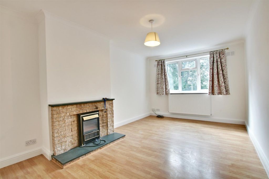 Property photo 2 of 9 3172811