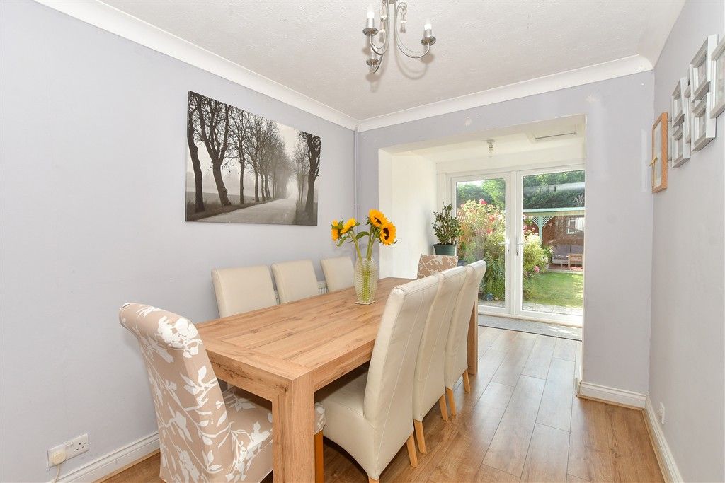 Property photo 3 of 9 Lounge/Dining Room