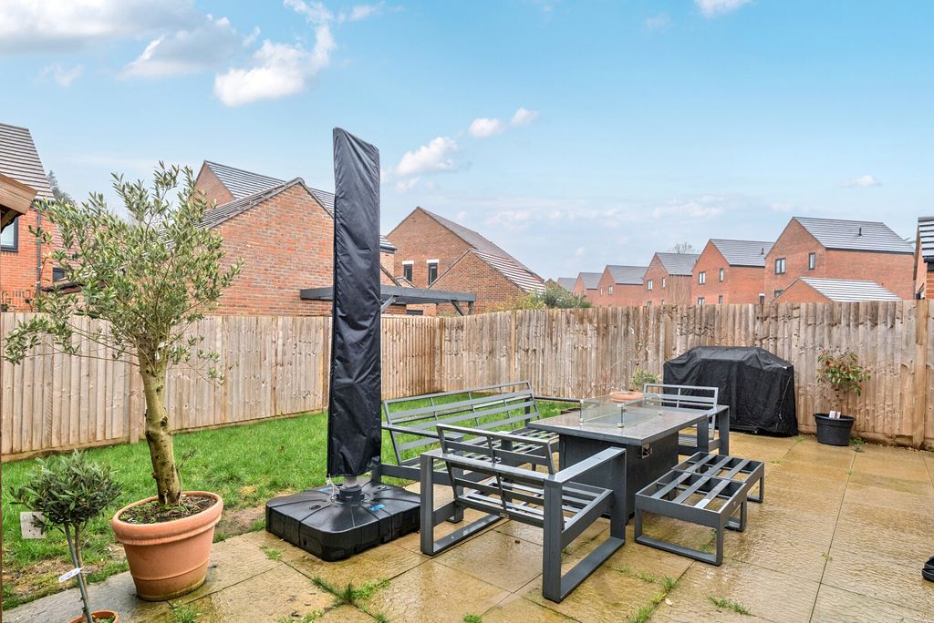 Property photo 3 of 17 Garden/Patio