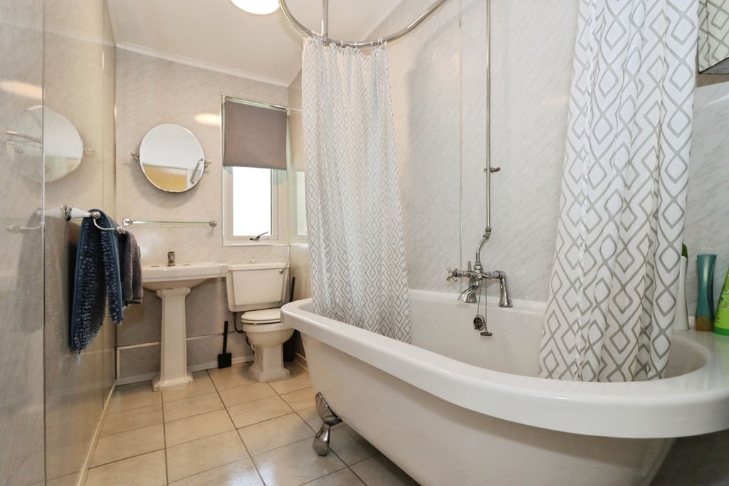 Additional image 10 of 2 bed flat for saleMarlborough Drive, Frenchay, Bristol BS16