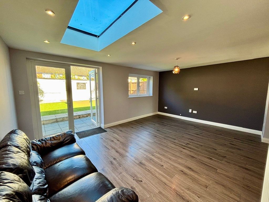 Property photo 3 of 12 Gallery