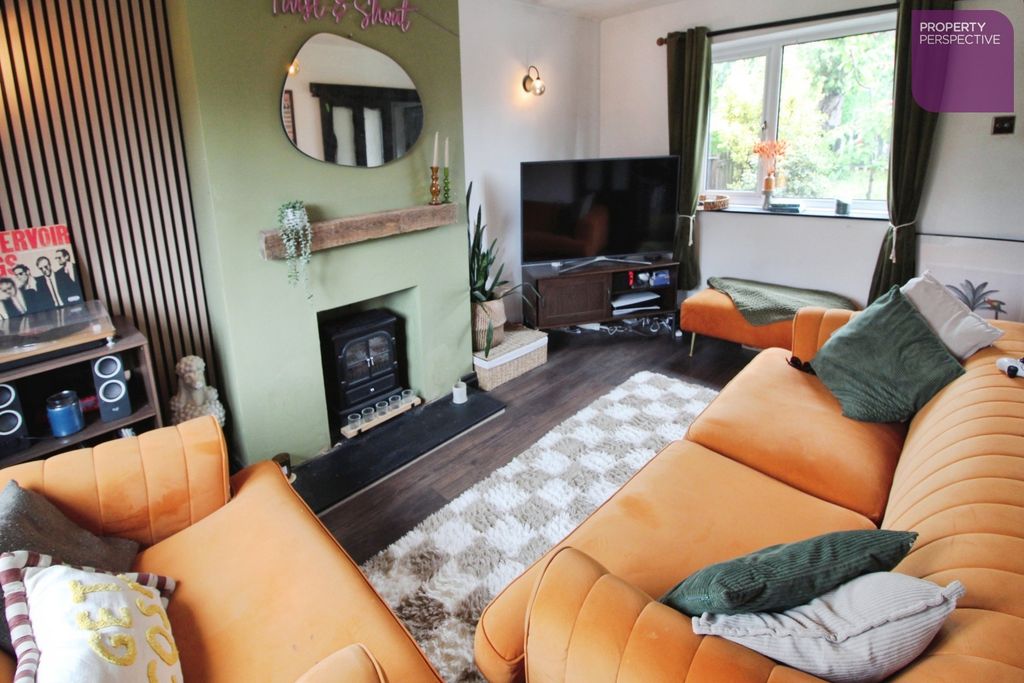 Property photo 2 of 11 Lounge