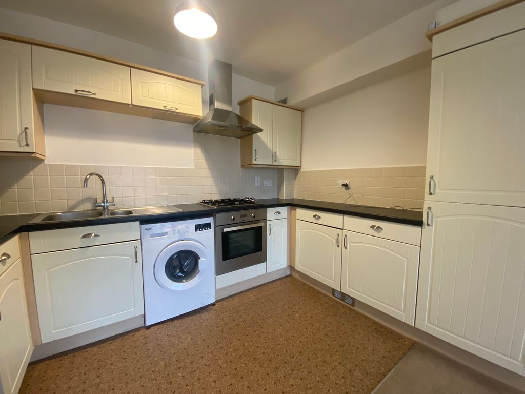 Property photo 2 of 8 Kitchen