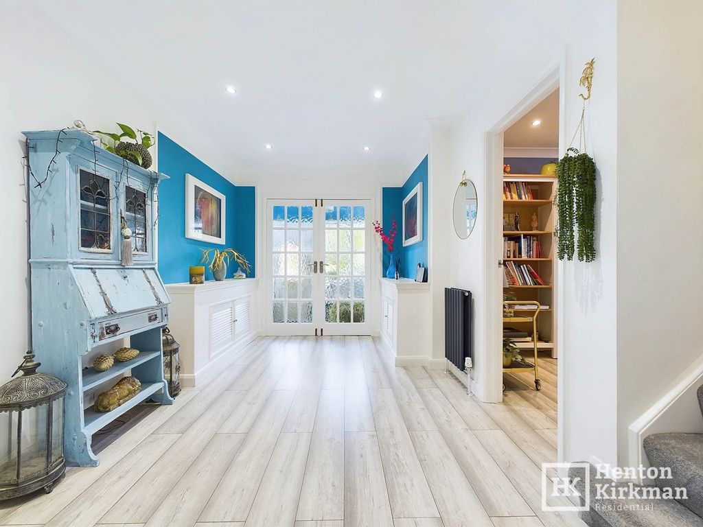 Property photo 3 of 38