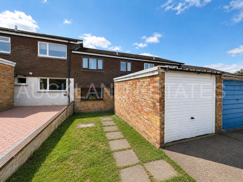 Property photo 1 of 19 Image00003