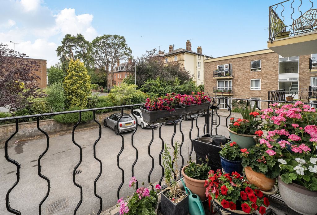 Property photo 2 of 9 1468663-15-6A1d9F...