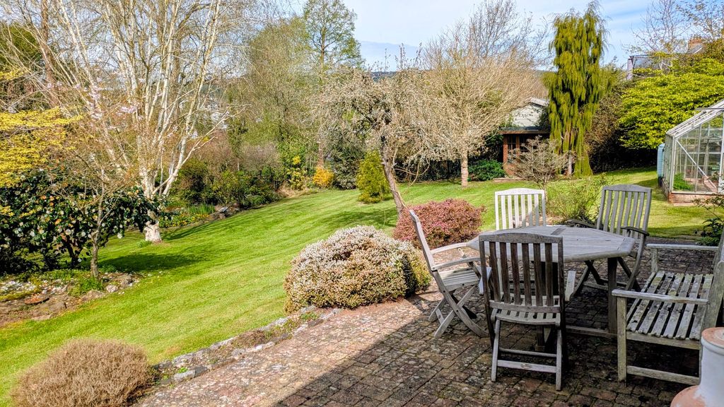 Property photo 3 of 32