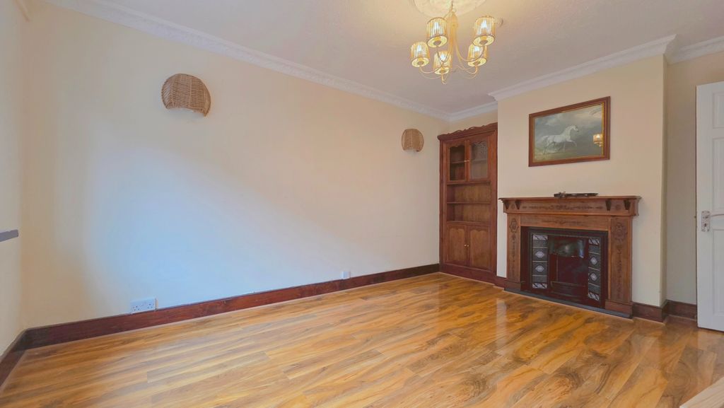 Property photo 3 of 17 Photo 9