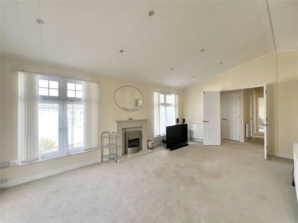 Property photo 2 of 12 Picture No. 01