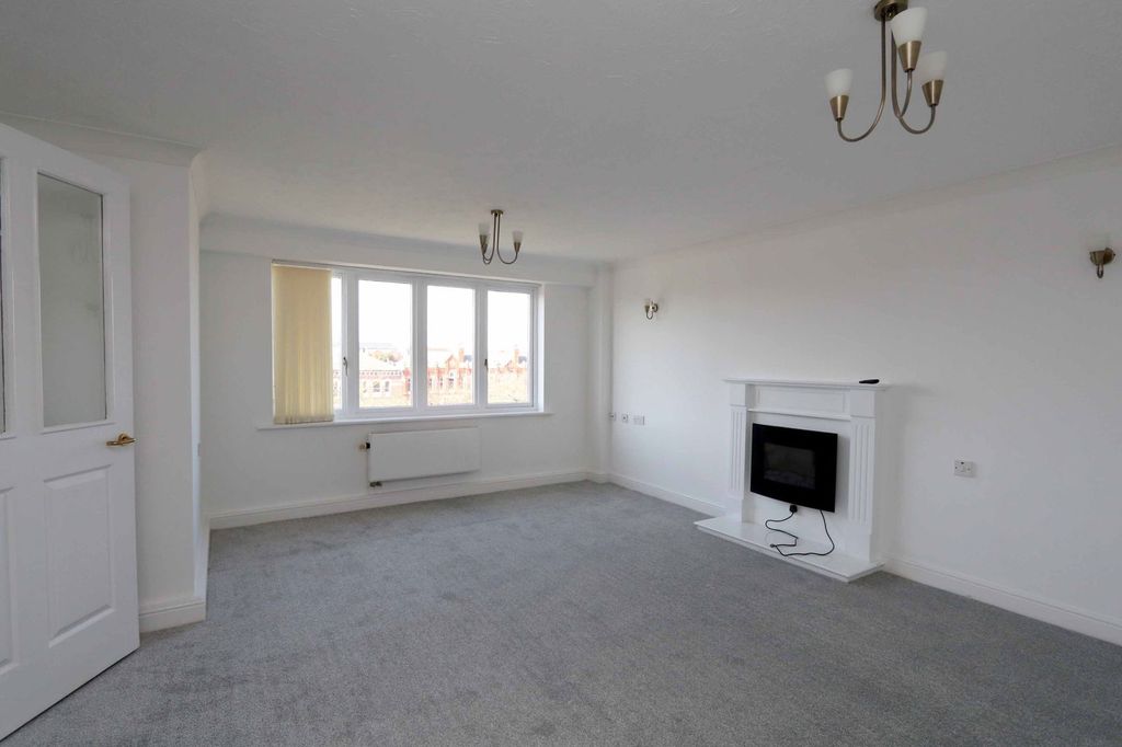 Property photo 3 of 14