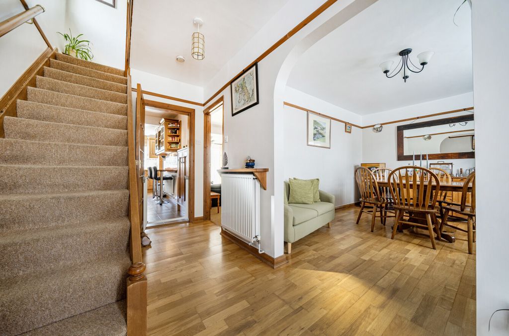 Property photo 2 of 23 Entrance Hall