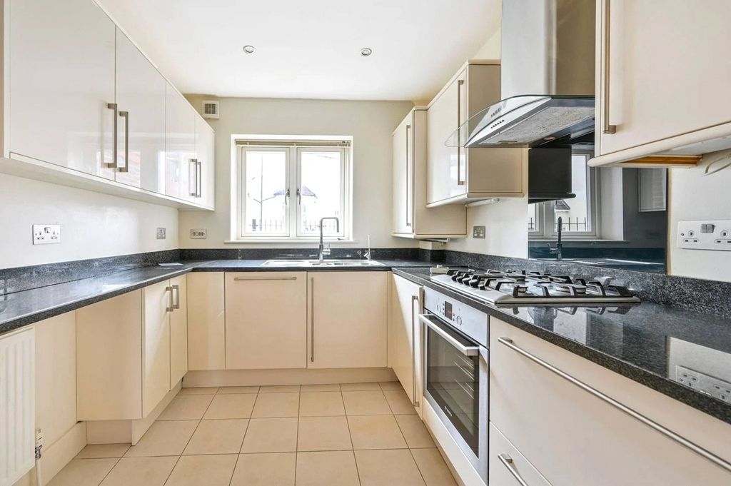 Property photo 3 of 9 Picture No. 11