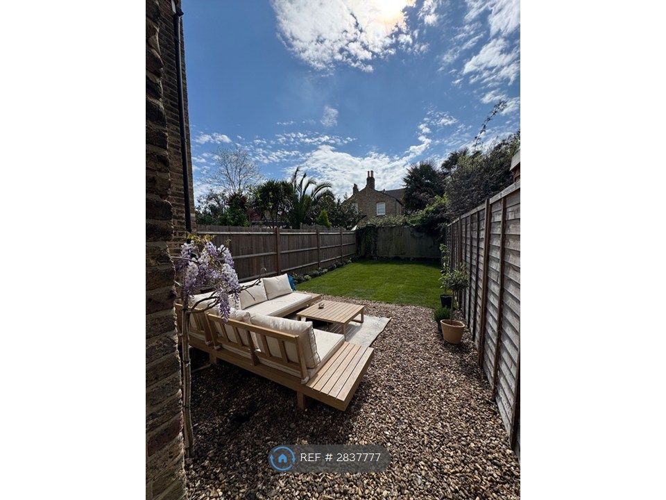 Property photo 3 of 10