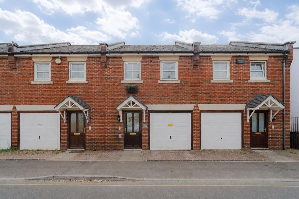Property photo 1 of 18 Fb0273Cf-F04E-4Cee-9C76-F6B0D6706Bff.Jpg