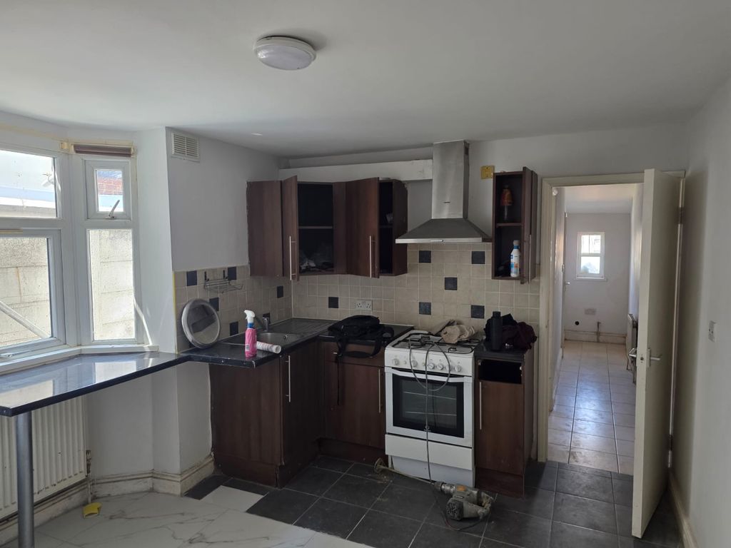 Property photo 1 of 4