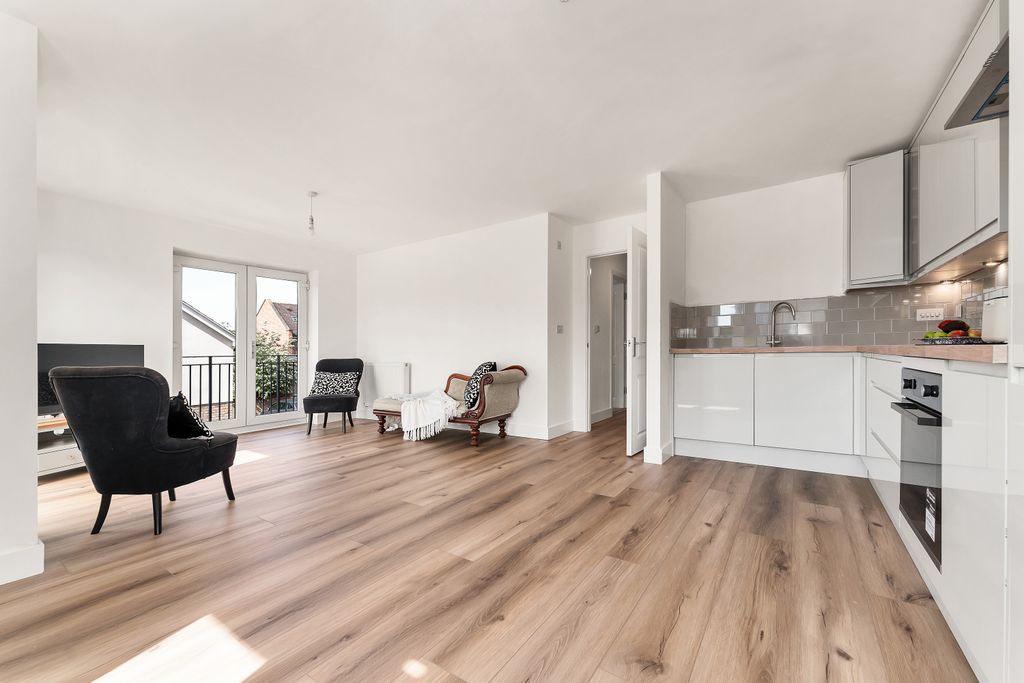 Property photo 2 of 11 Living Room