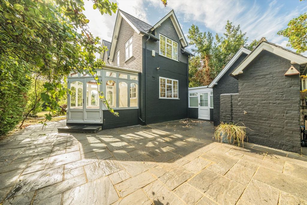 Property photo 2 of 7