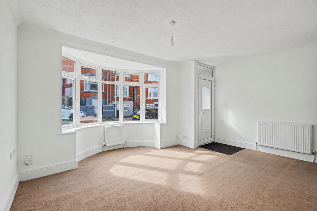 Property photo 2 of 14 Gallery