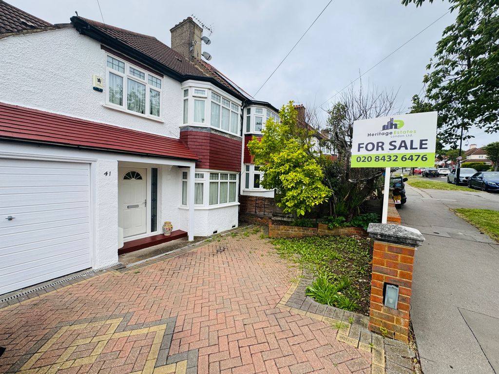 Property photo 2 of 39