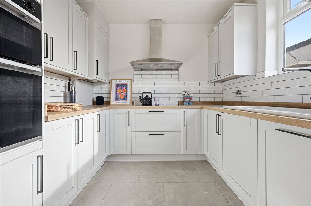 Property photo 3 of 21 Picture No. 24