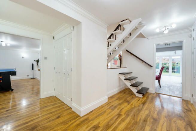 Property photo 2 of 21 Hallway