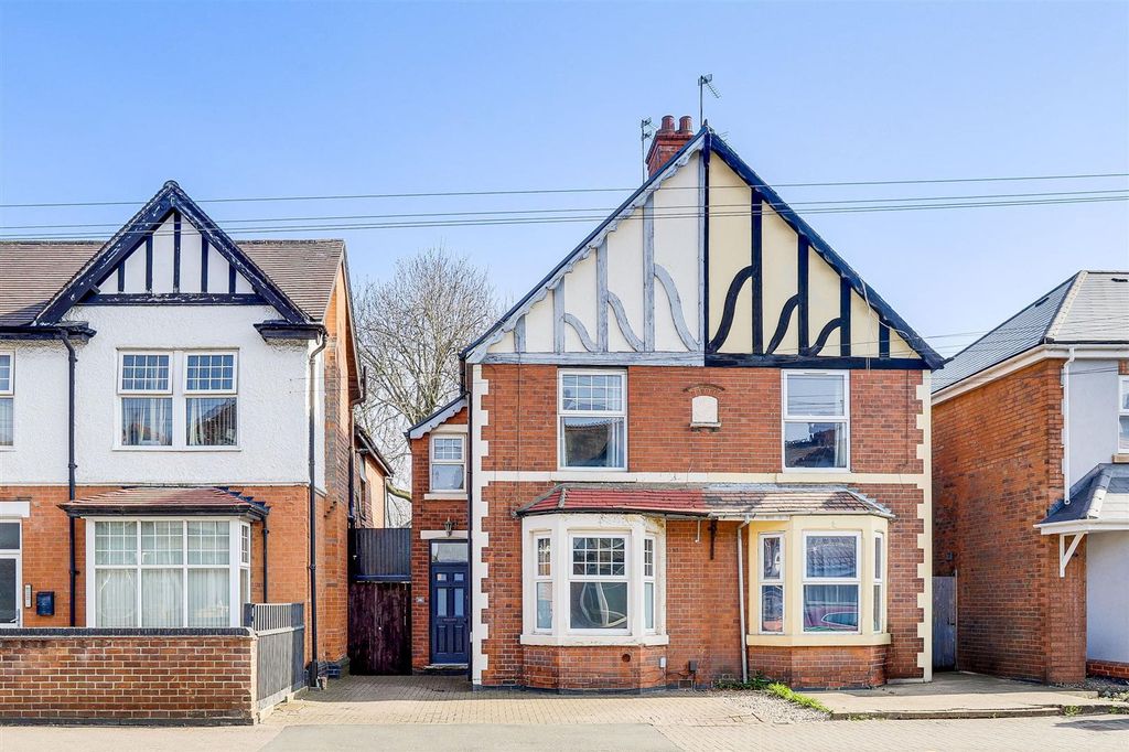 Property photo 1 of 27