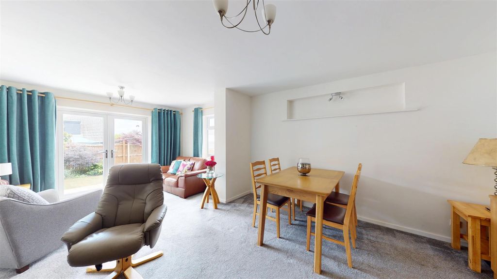 Property photo 2 of 17 Dining Lounge