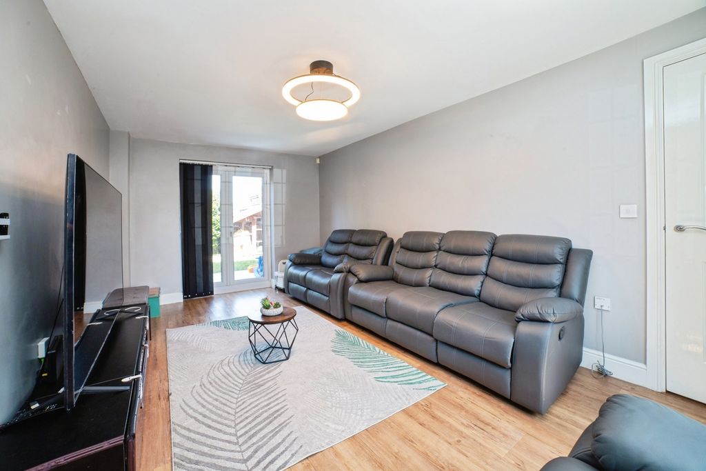Property photo 2 of 27 Pbox-Img.Jpg