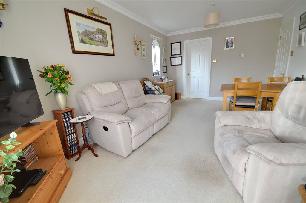 Property photo 2 of 14 Lounge/Diner