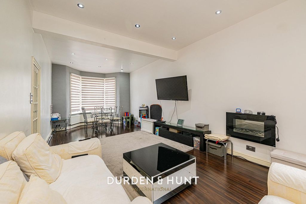 Property photo 2 of 25 Shrewsbury-16.Jpg