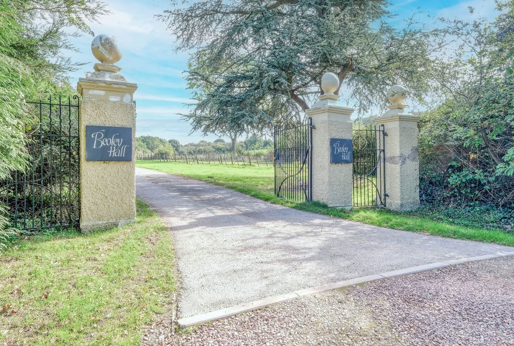 Property photo 2 of 21