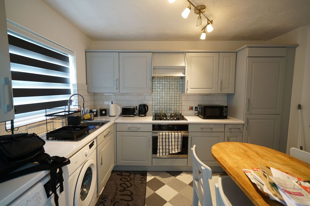 Property photo 3 of 16