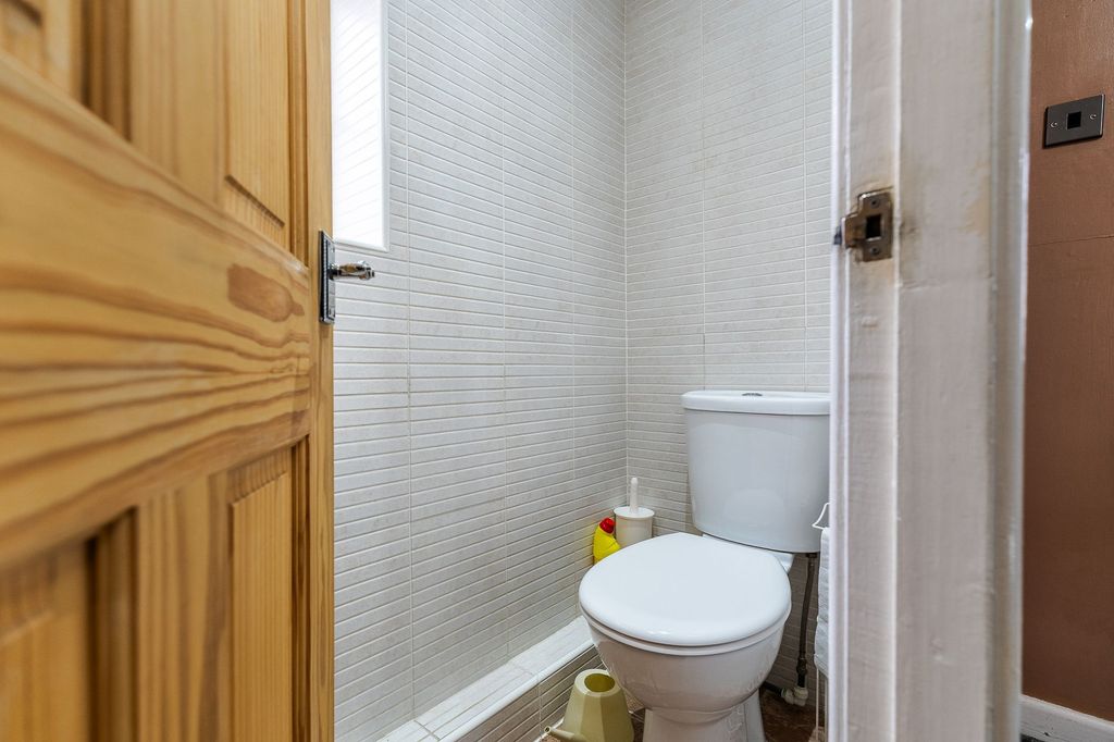 Additional image 14 of 3 bed detached house for saleBriar Close, Heckmondwike WF16