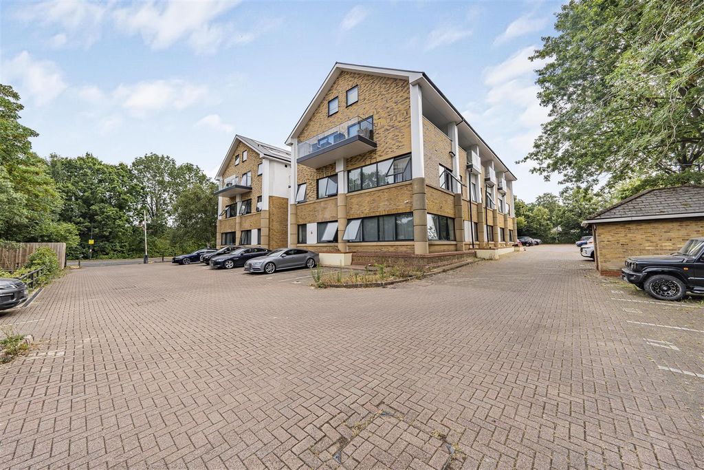 Property photo 1 of 13 External