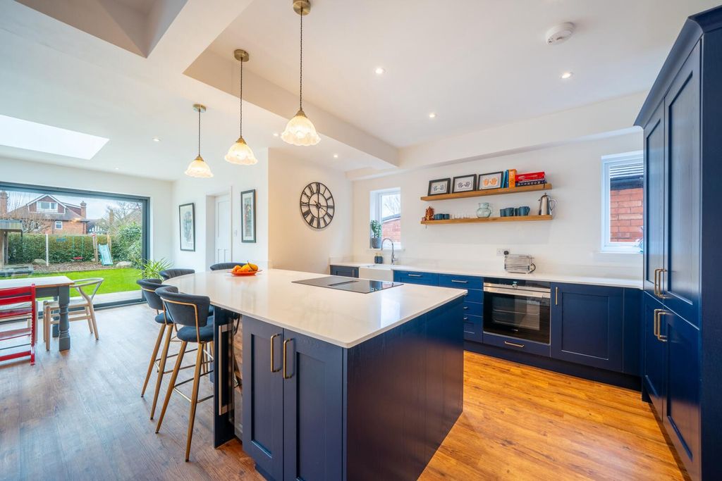 Property photo 3 of 26 Kitchen