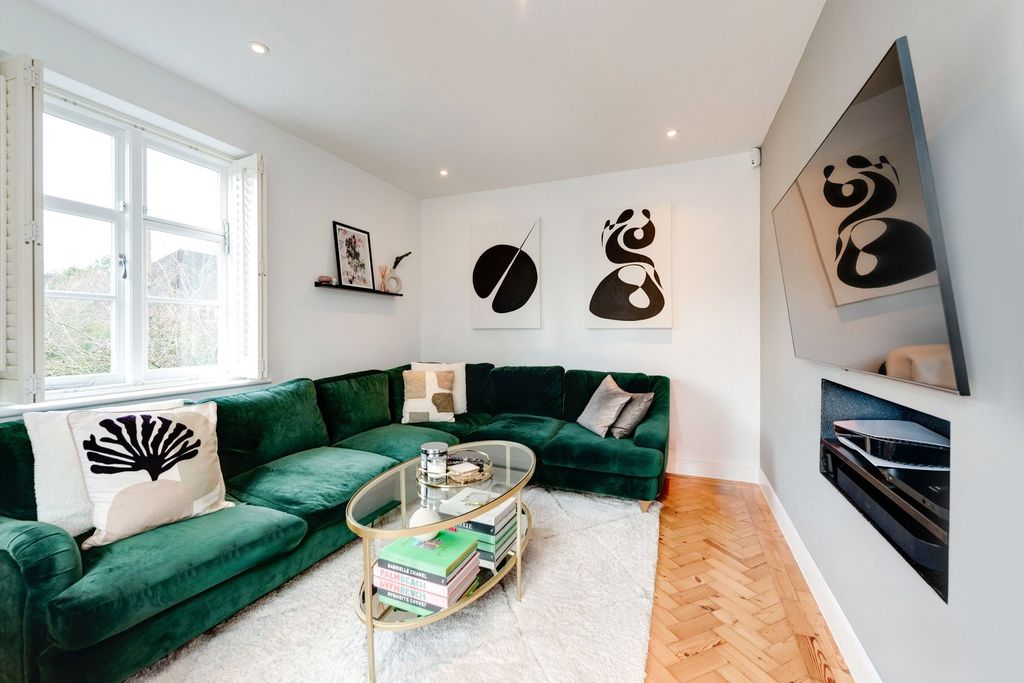 Property photo 2 of 11 Picture No. 14