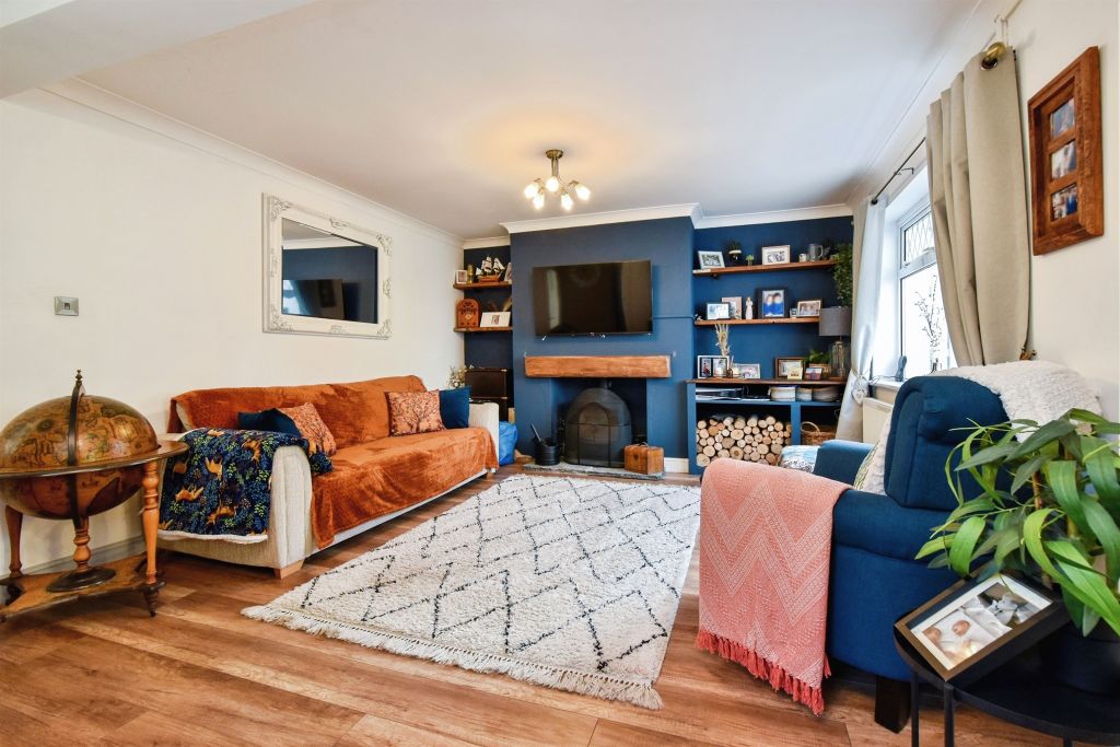 Property photo 2 of 17