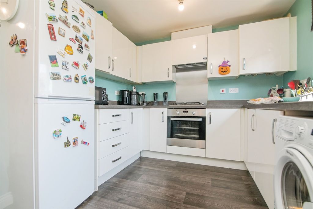 Property photo 2 of 17