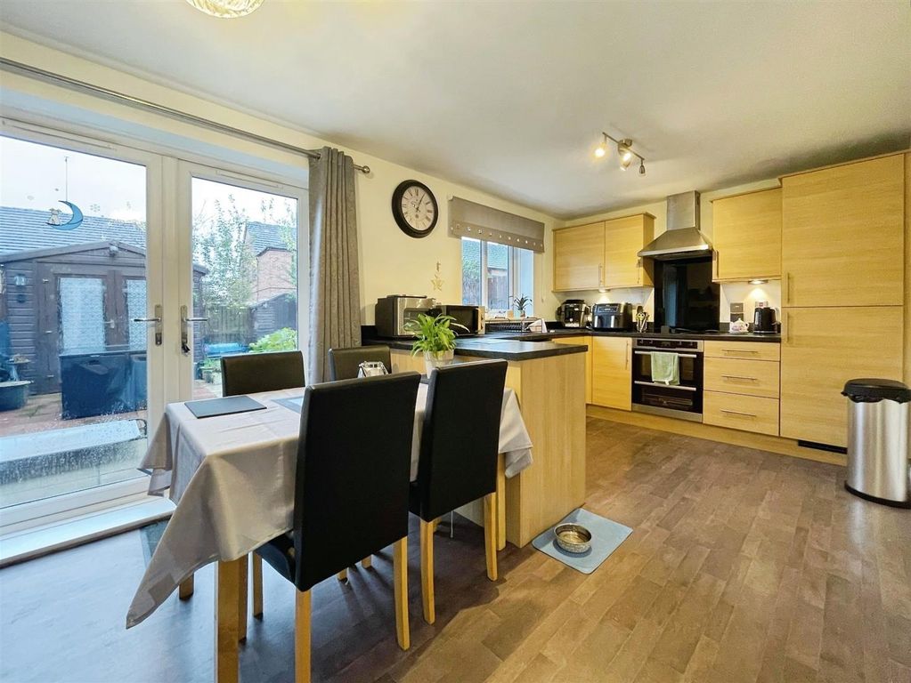 Property photo 2 of 22 Kitchen/Diner