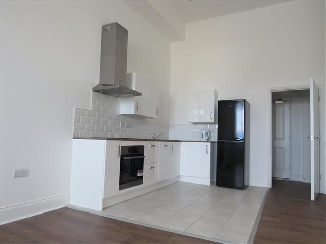 Property photo 1 of 4 Kitchen