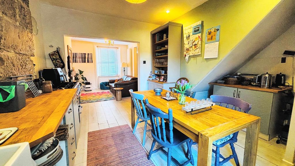 Property photo 3 of 19 Kitchen Diner