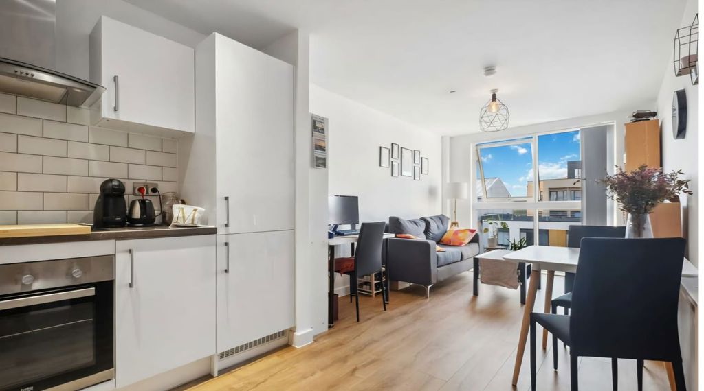 Property photo 3 of 9