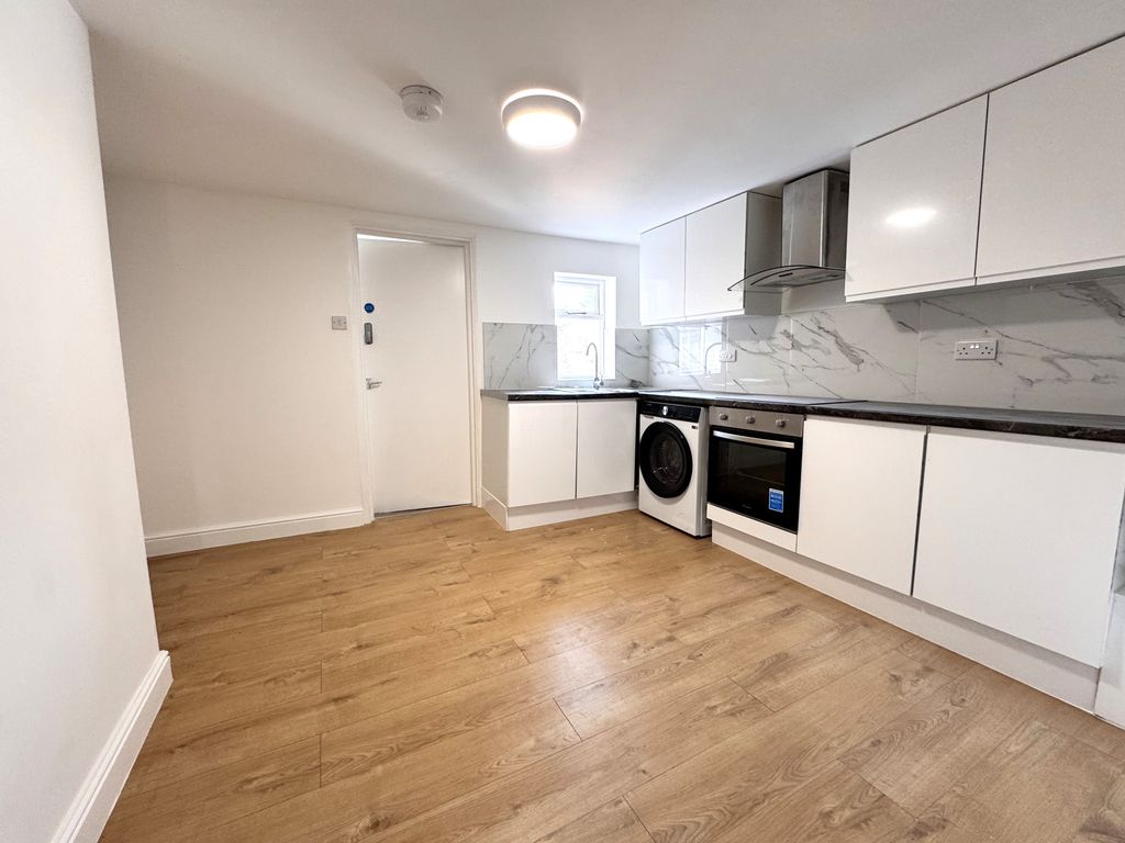 Property photo 1 of 9 Kitchen