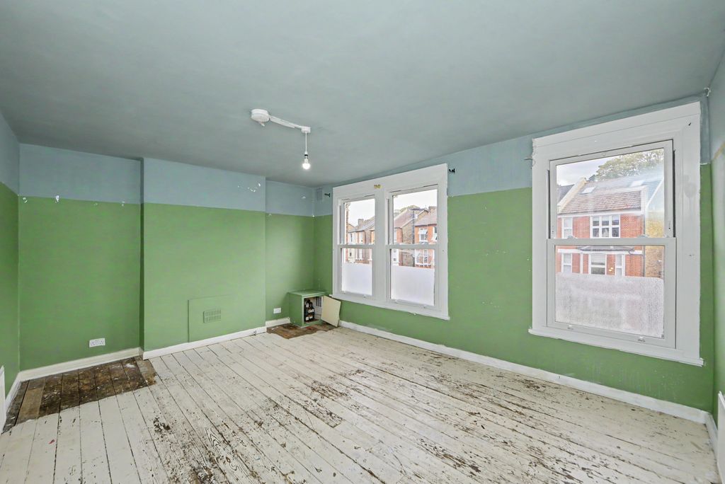 Property photo 2 of 9 Flat C, 24 Norwood Road, Herne Hill, London, Se24 9Bh