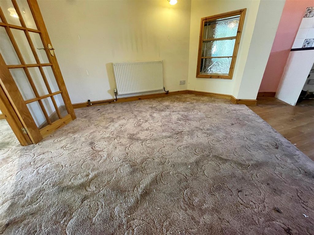 Property photo 3 of 9 Dining Room.Jpg